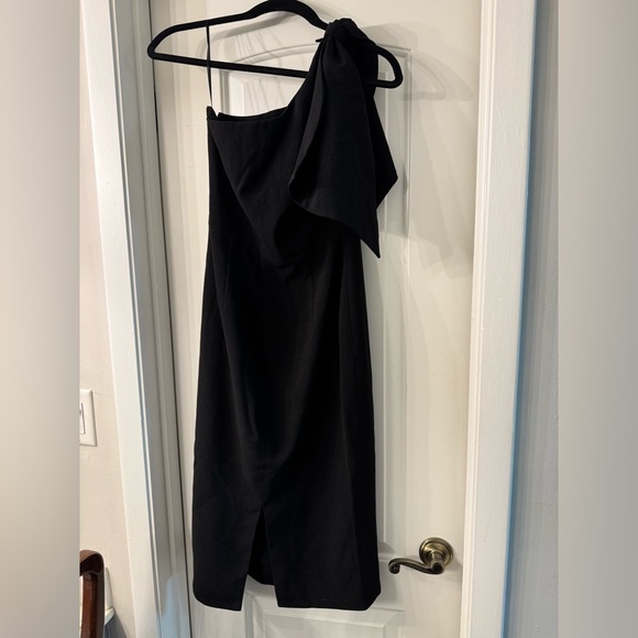 Tiffany One-Shoulder Midi Dress - Picture 2 of 5